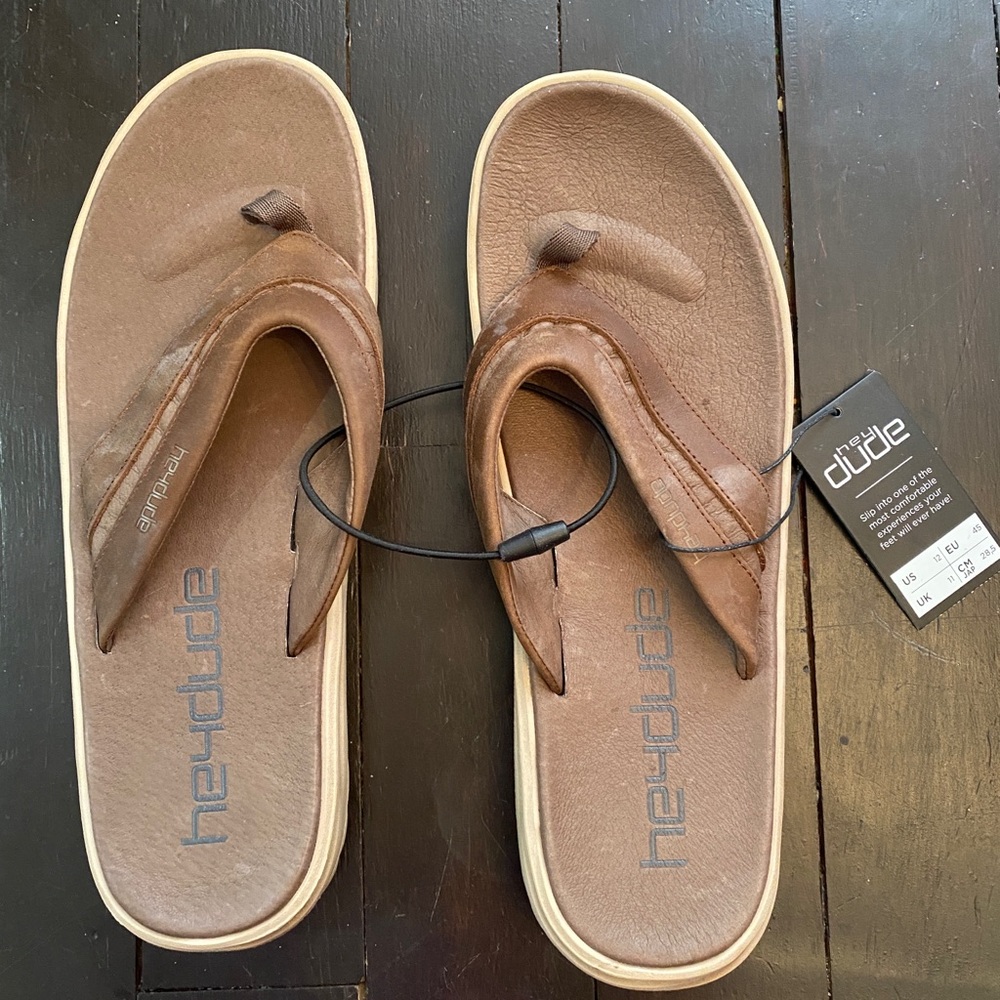 NWT Mens Hey Dude size 12